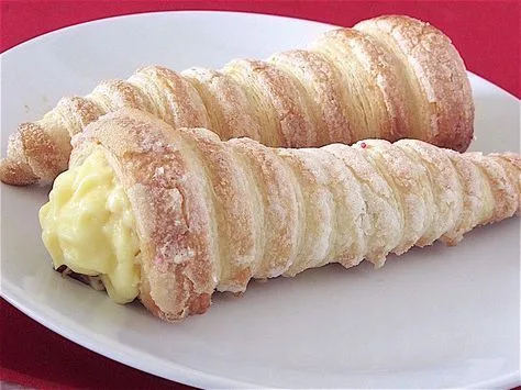 Cornets feuilletés à la crème vanille, parfaits pour une gourmandise légère